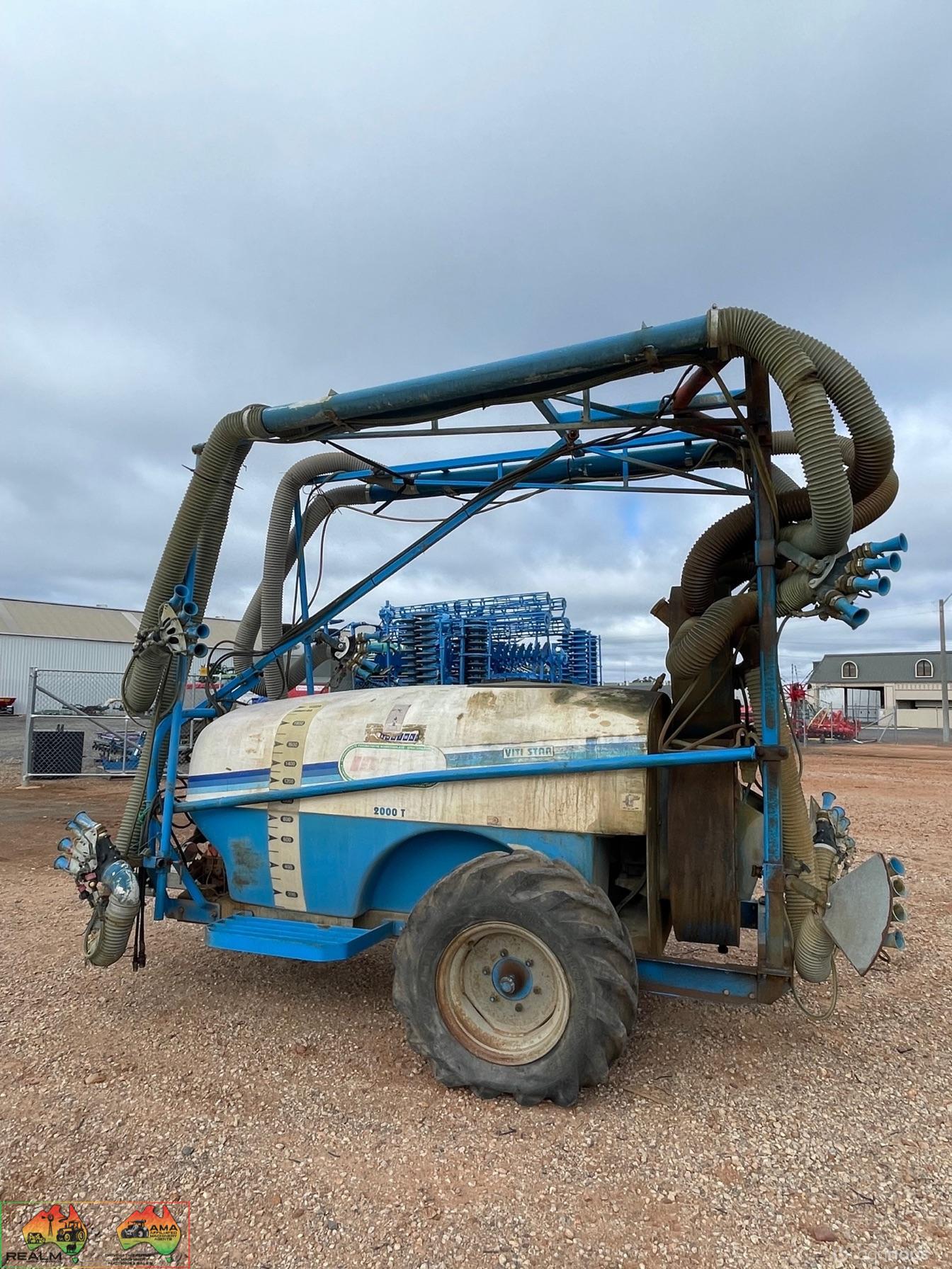 Ideal 2000 lt 2 row vineyard sprayer  High volume - photo 3