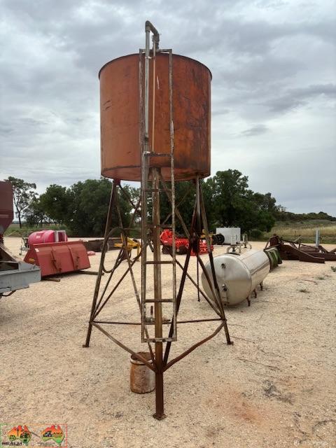 Diesel tank on High frame
