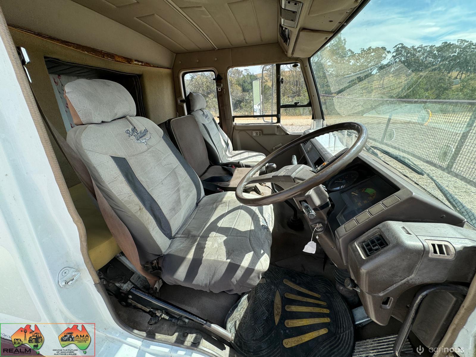 1988 Mitsubishi FK415 - Horse truck - photo 22