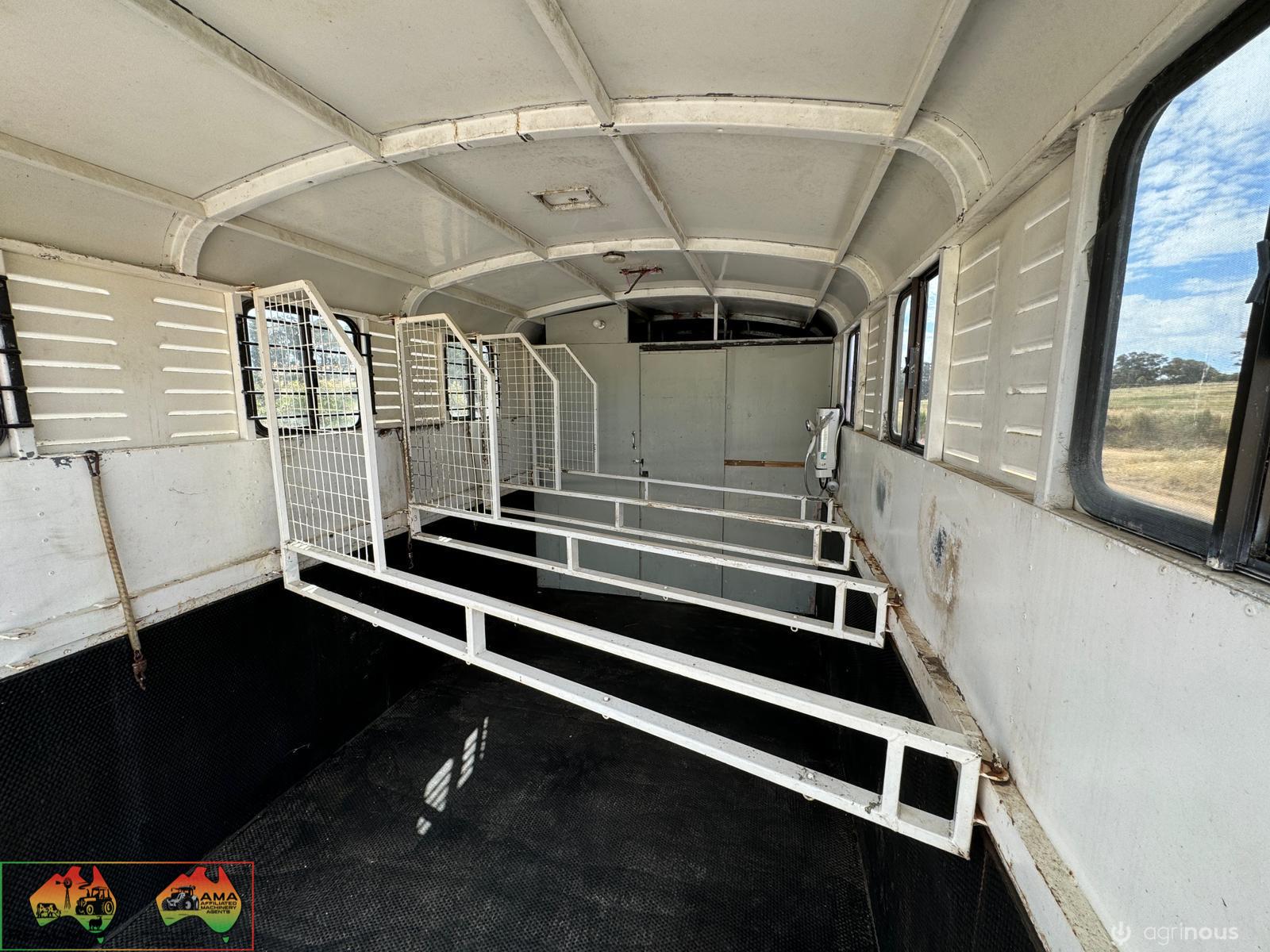 1988 Mitsubishi FK415 - Horse truck - photo 17