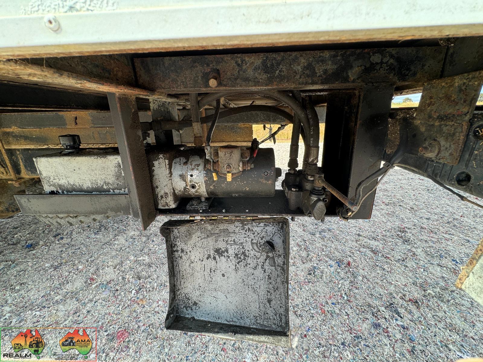 1988 Mitsubishi FK415 - Horse truck - photo 31
