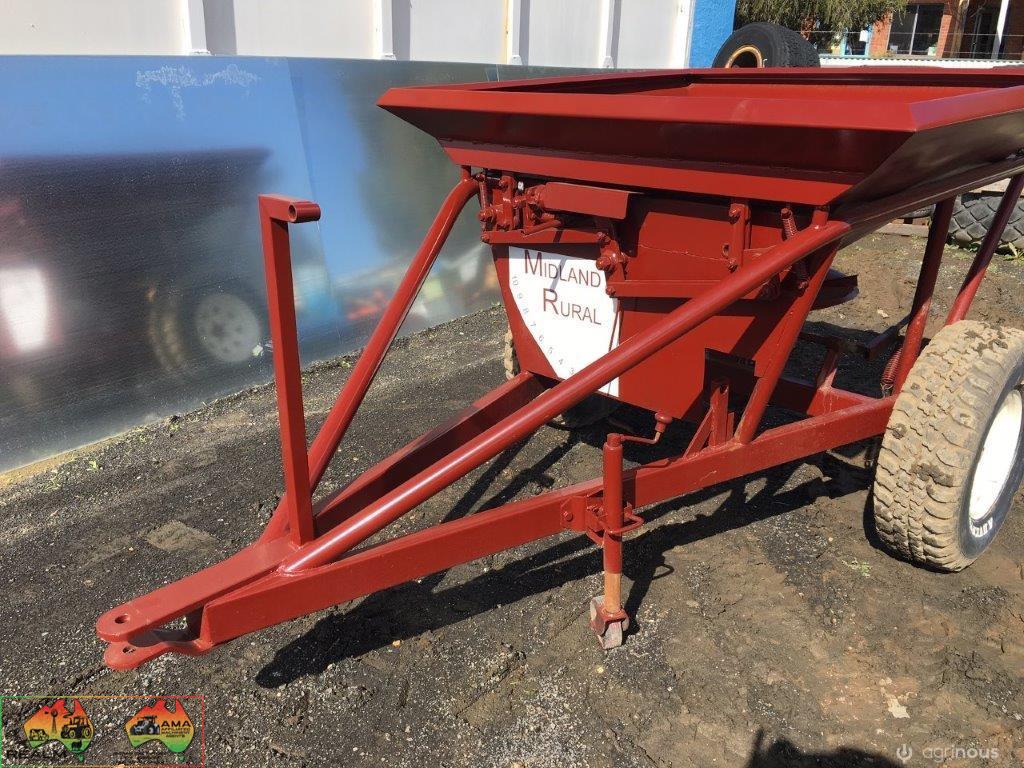 Midland Ground Drive 1000 kg Spreader.