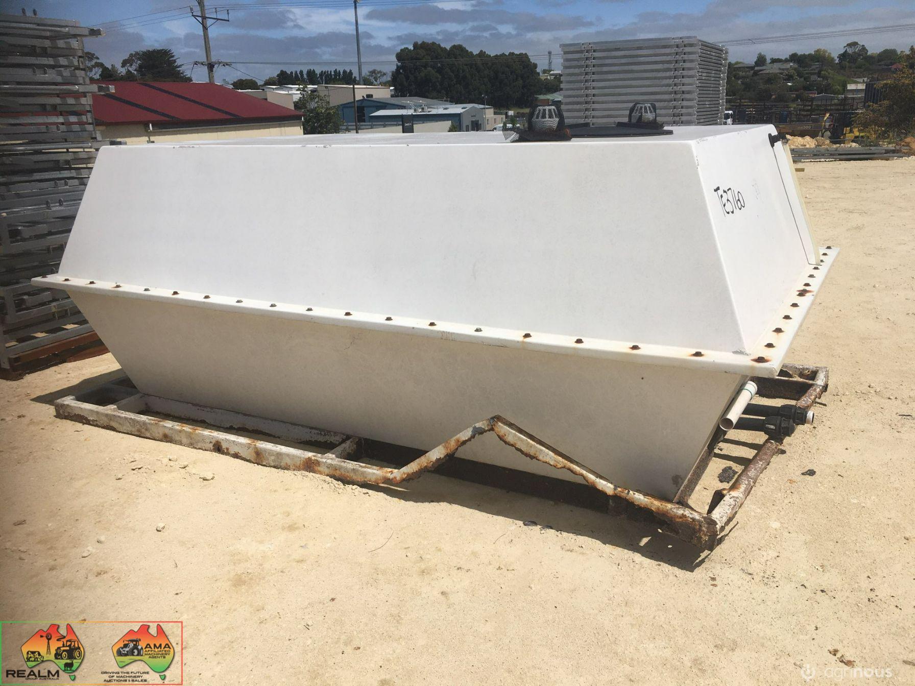 Fully Enclosed Fibreglass Truck Tank