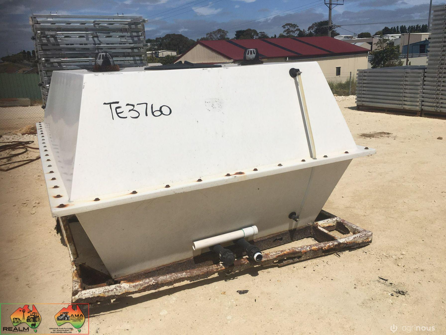 Fully Enclosed Fibreglass Truck Tank - photo 3