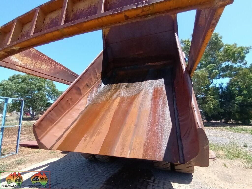 Dresser Haulpak 140M Rigid Dump Truck - photo 6