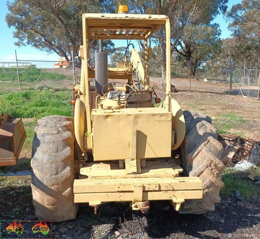 Ford 3400 Industrial FEL - photo 2