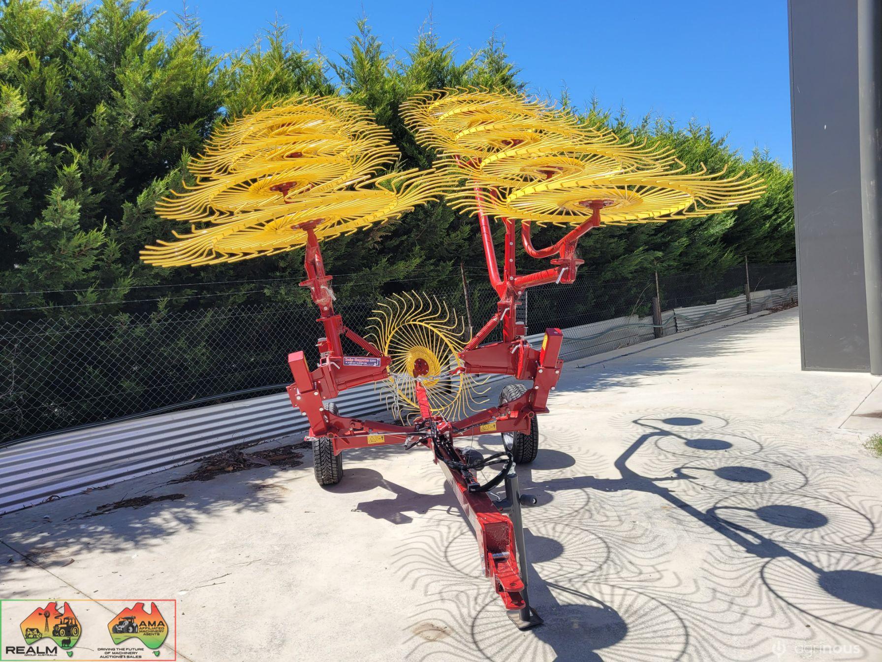 Sitrex Vee-10 Trailing Hay Rake, with Splitter (New)
