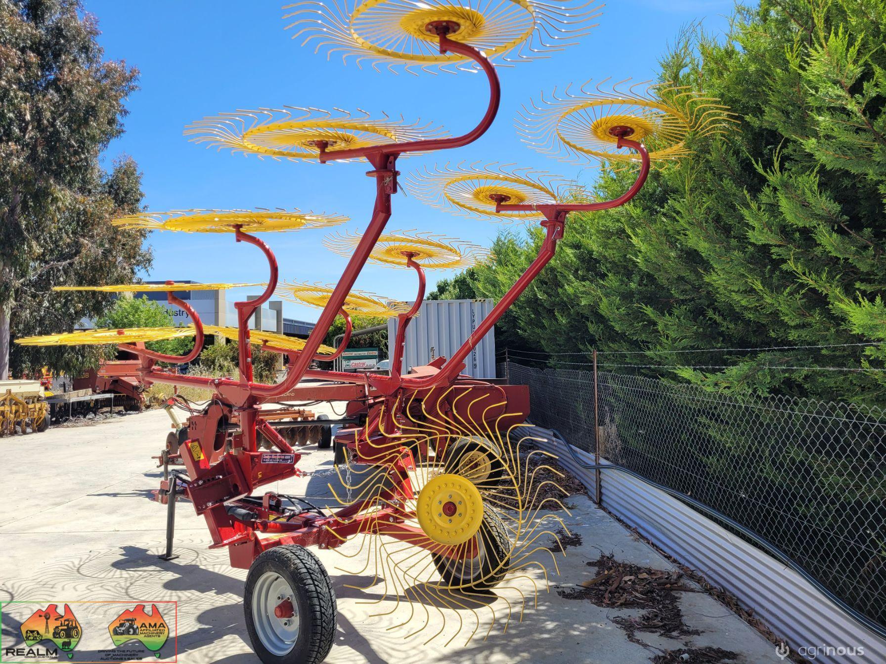 Sitrex Vee-10 Trailing Hay Rake, with Splitter (New) - photo 3
