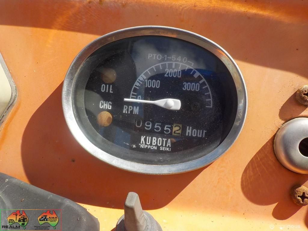 Kubota L1501 Tractor & 4 ft Rotary Hoe - photo 8