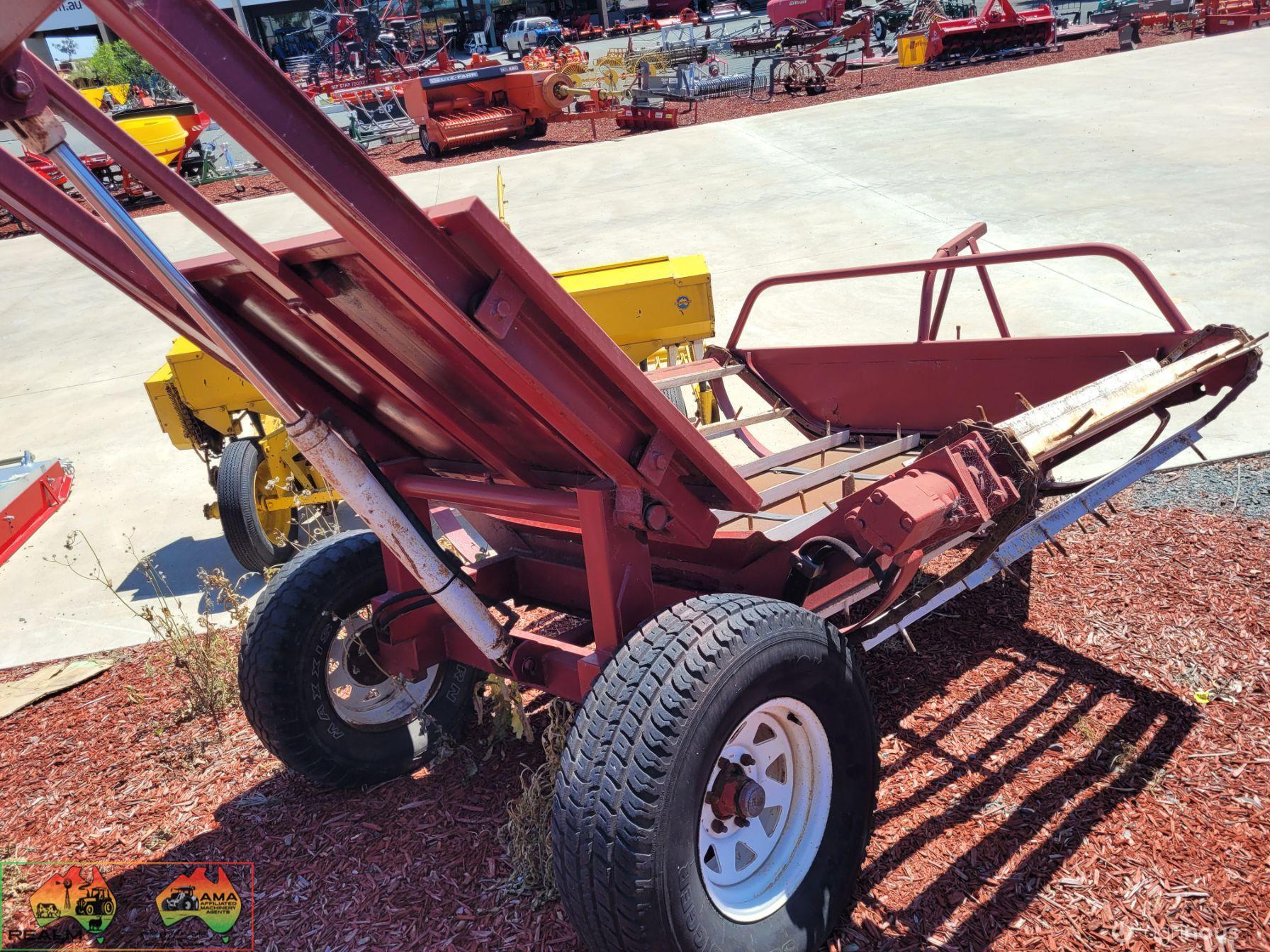 Ezy-Feeder Hay Feed-out Wagon - photo 3