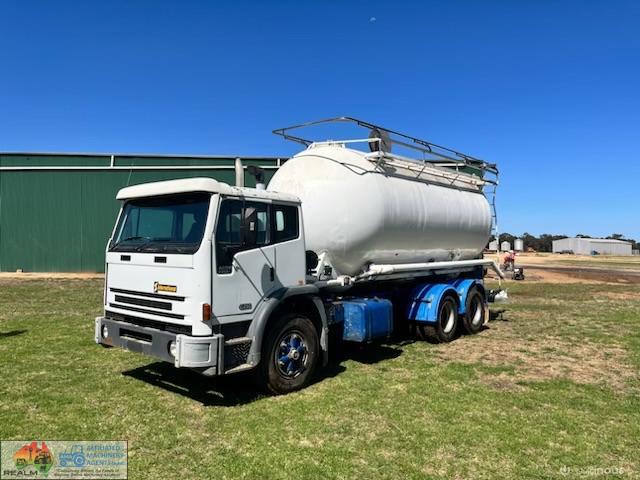 International  Acco Blower Truck - photo 5