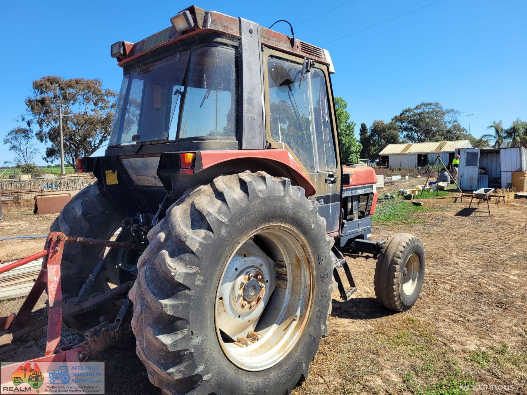 1993 Case IH 895 2WD Tractor - photo 2