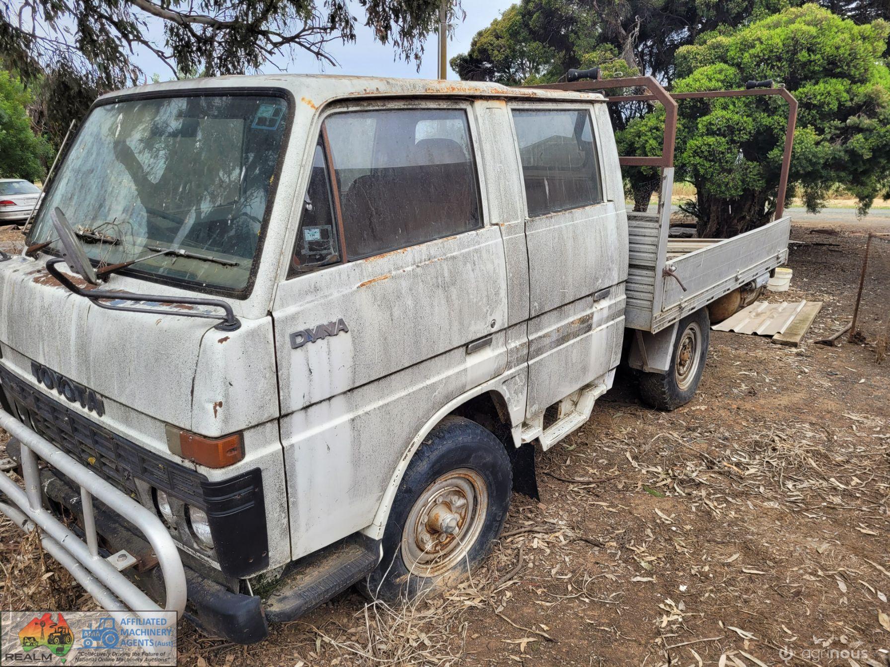 1982 Toyota Dyna Dual Cab Truck - photo 2