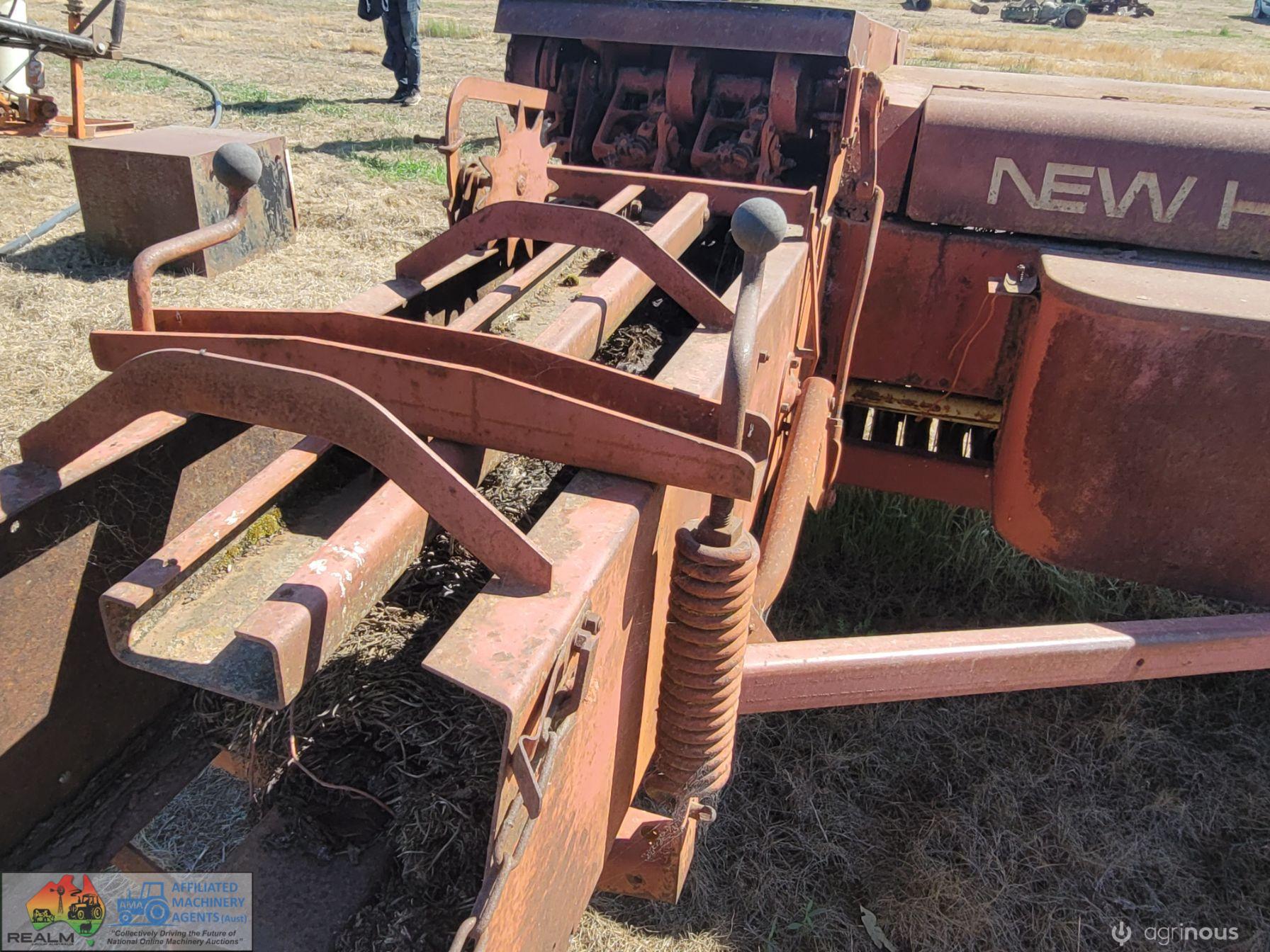 New Holland 275 Baler - photo 3