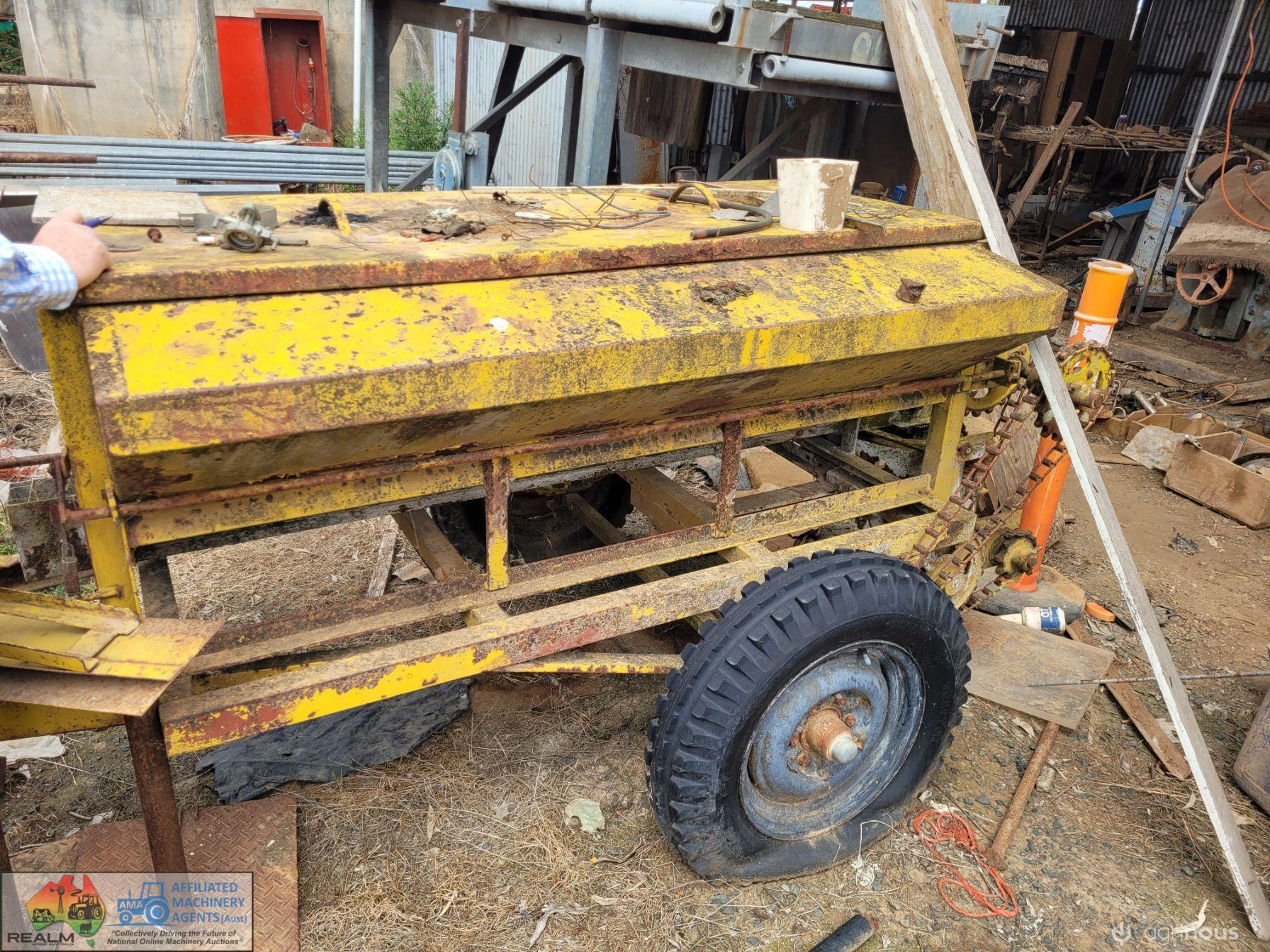 Mobilco Trailing Super Spreader - photo 5