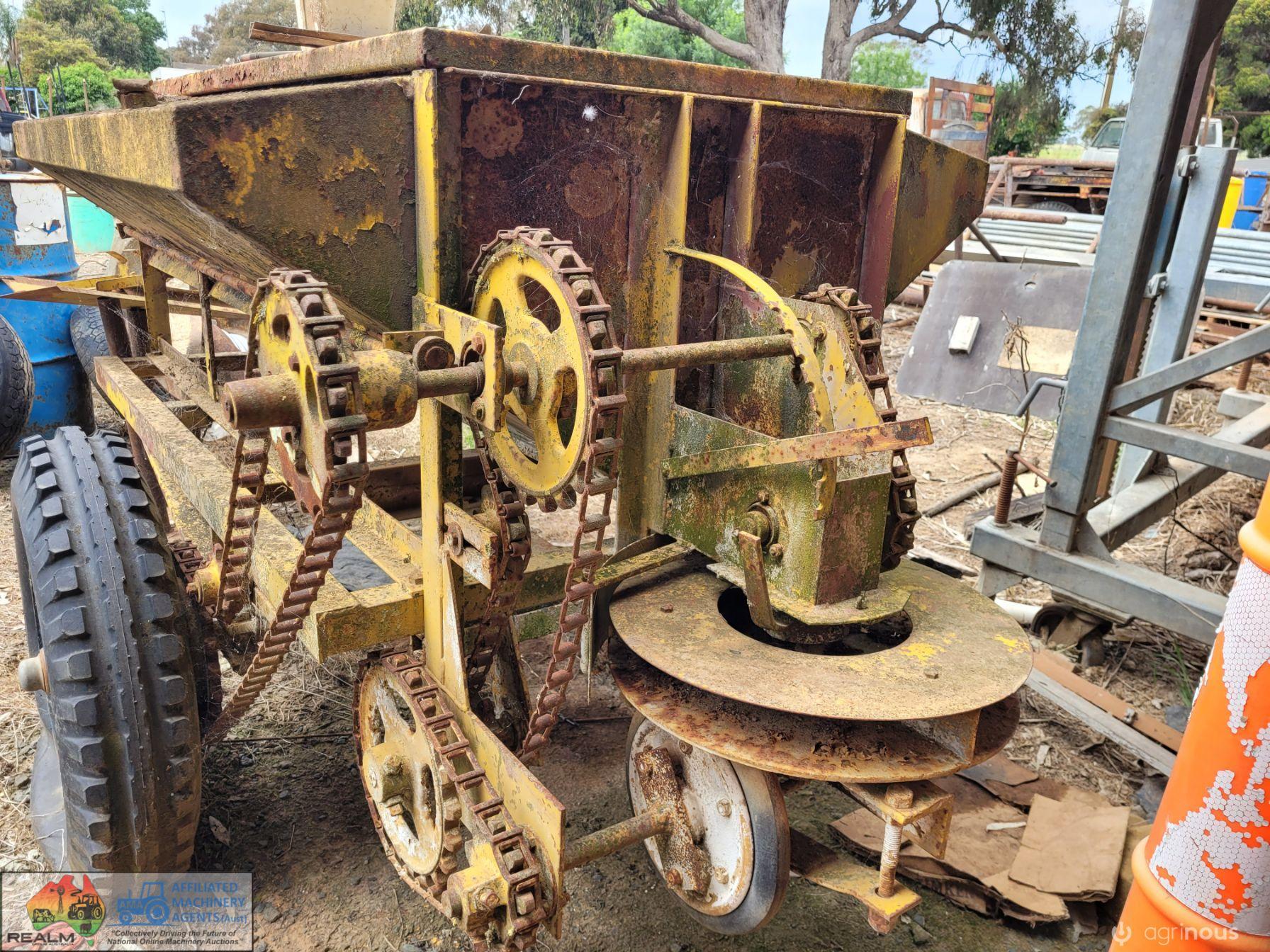 Mobilco Trailing Super Spreader - photo 4