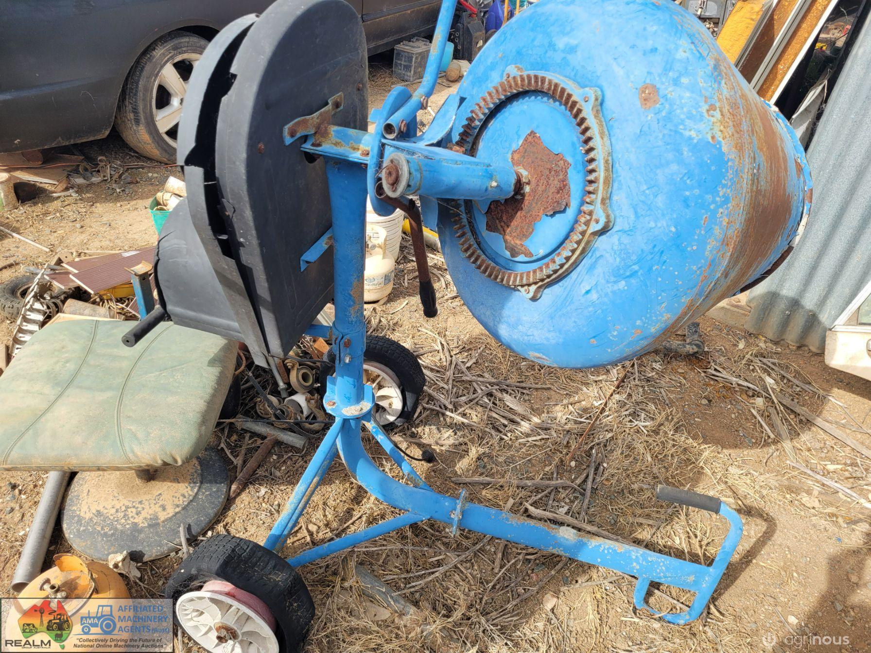 Electric Cement Mixer (Clean & working) - photo 2