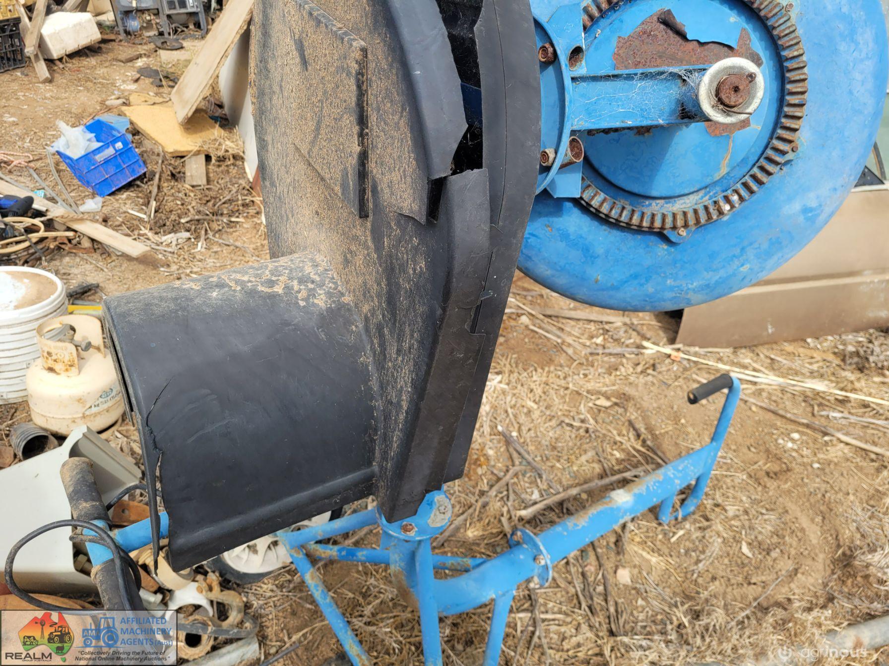 Electric Cement Mixer (Clean & working) - photo 4