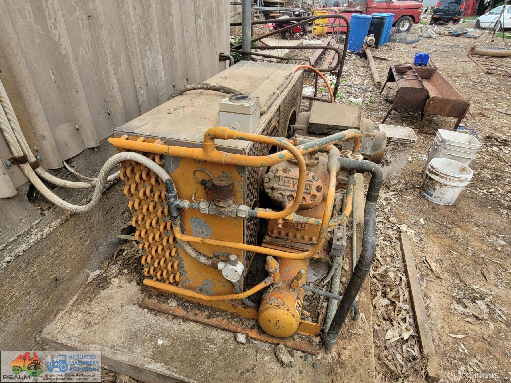 Square Milk Vat, 2,800 Ltr & Compressor - photo 12