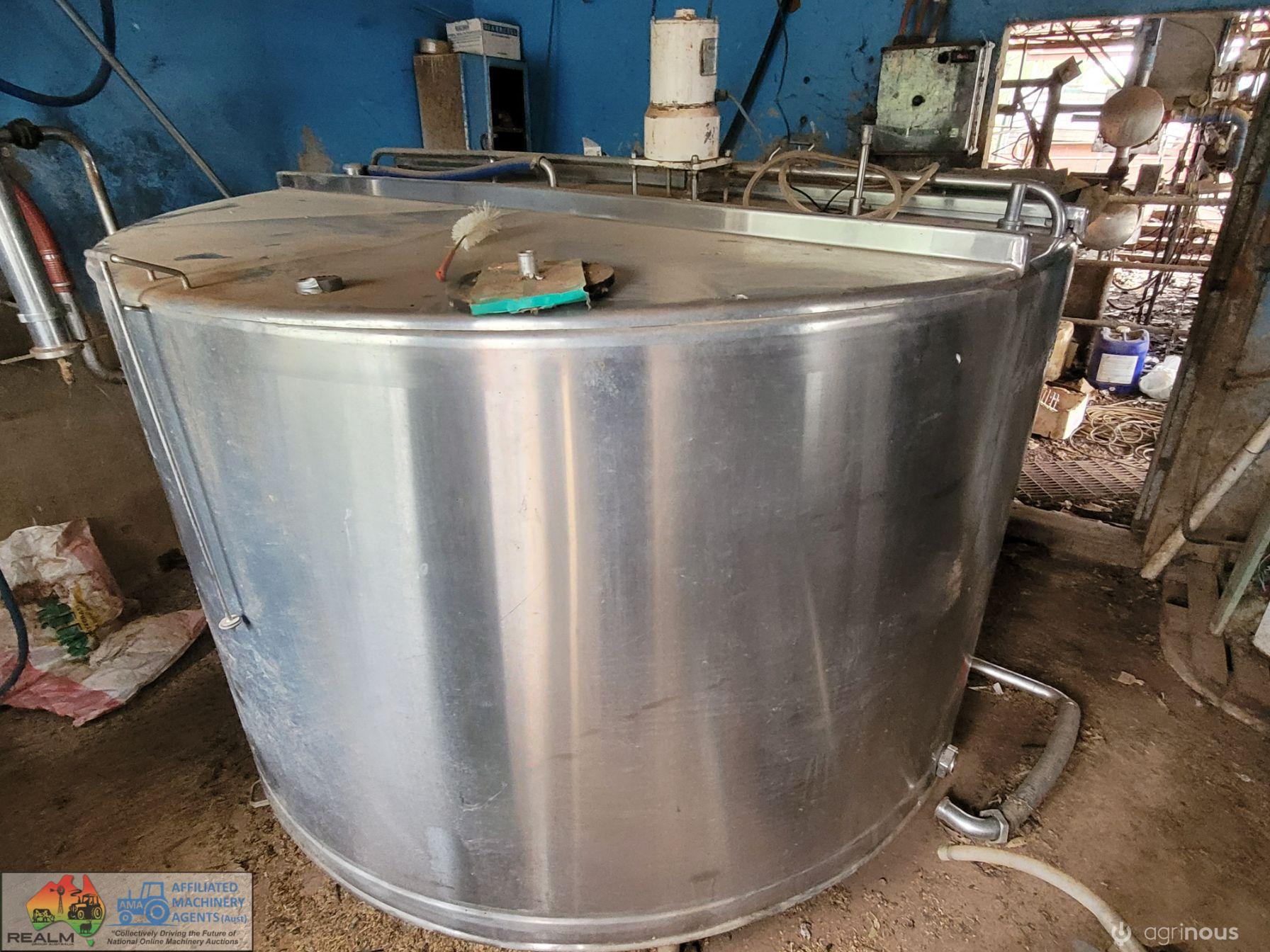 Round Milk Vat, 4,000 Ltr & Compressor