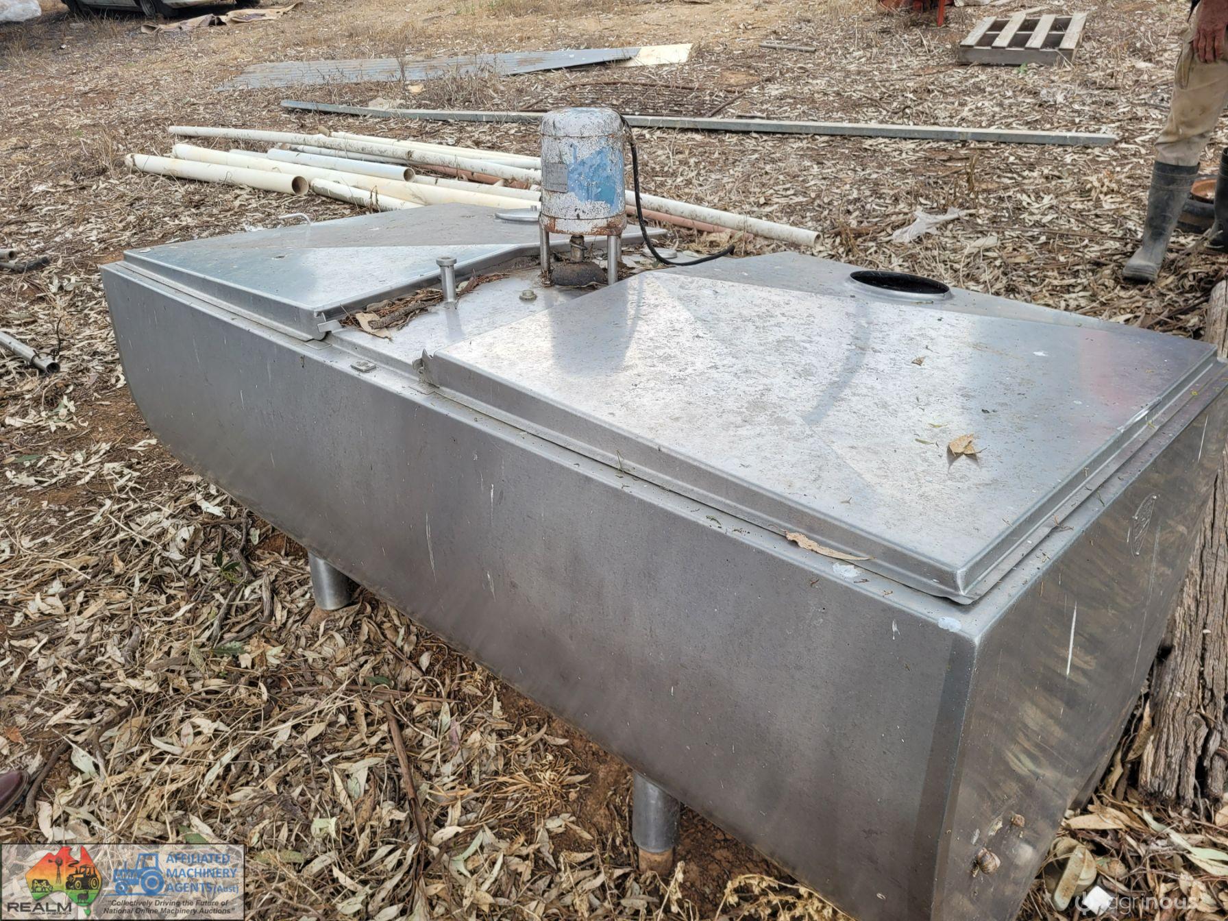 1,200 Ltr S/steel Milk Vat - photo 2