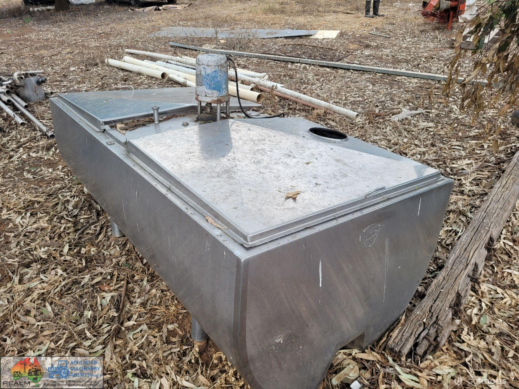 1,200 Ltr S/steel Milk Vat
