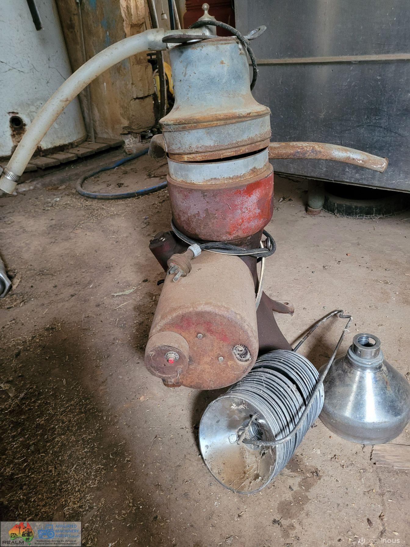 Elec. Milk/Cream Separator in Working Condition - photo 3