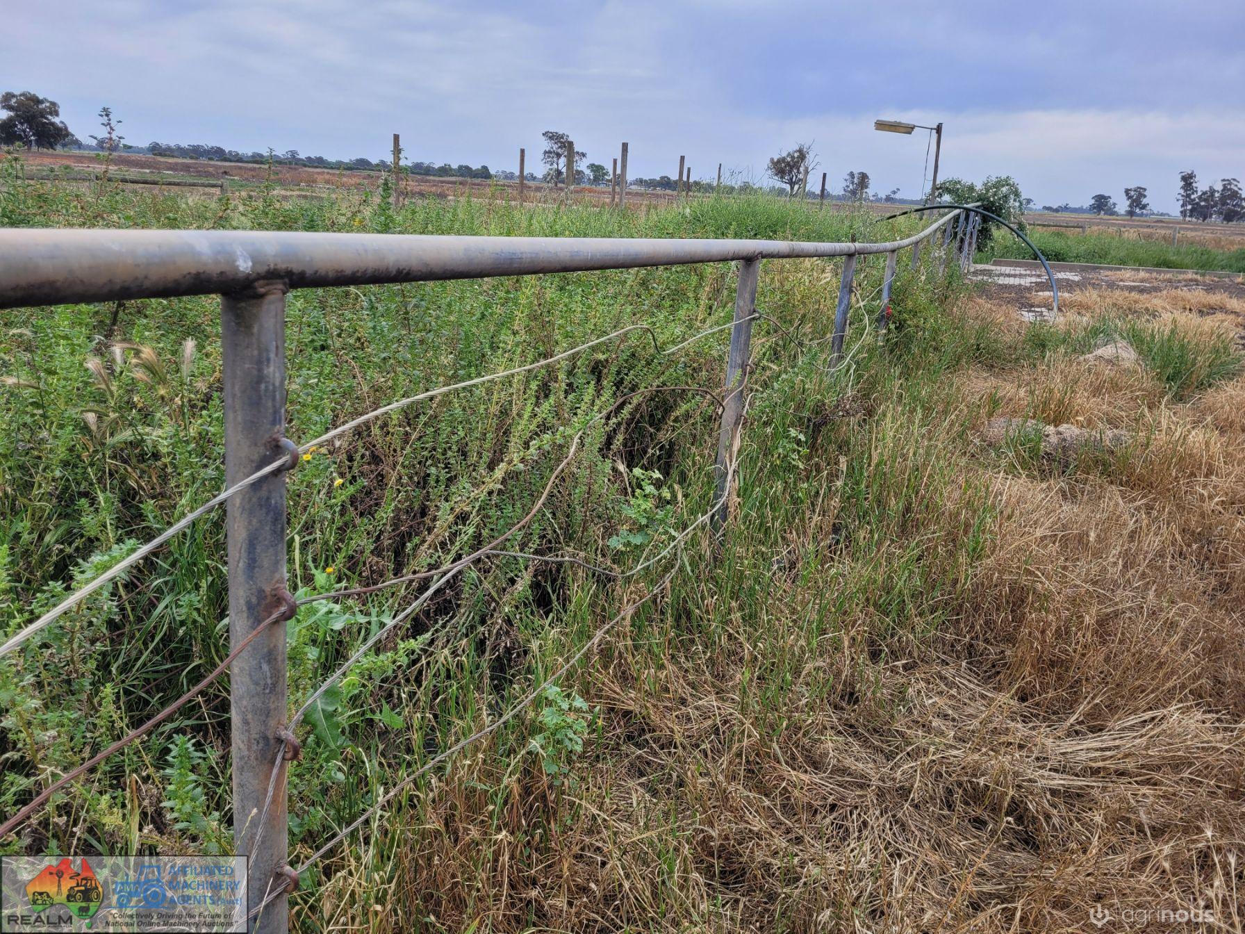Dairy Backing Yard Side Fixed Panels & 4 Panel 2m Gate - photo 11
