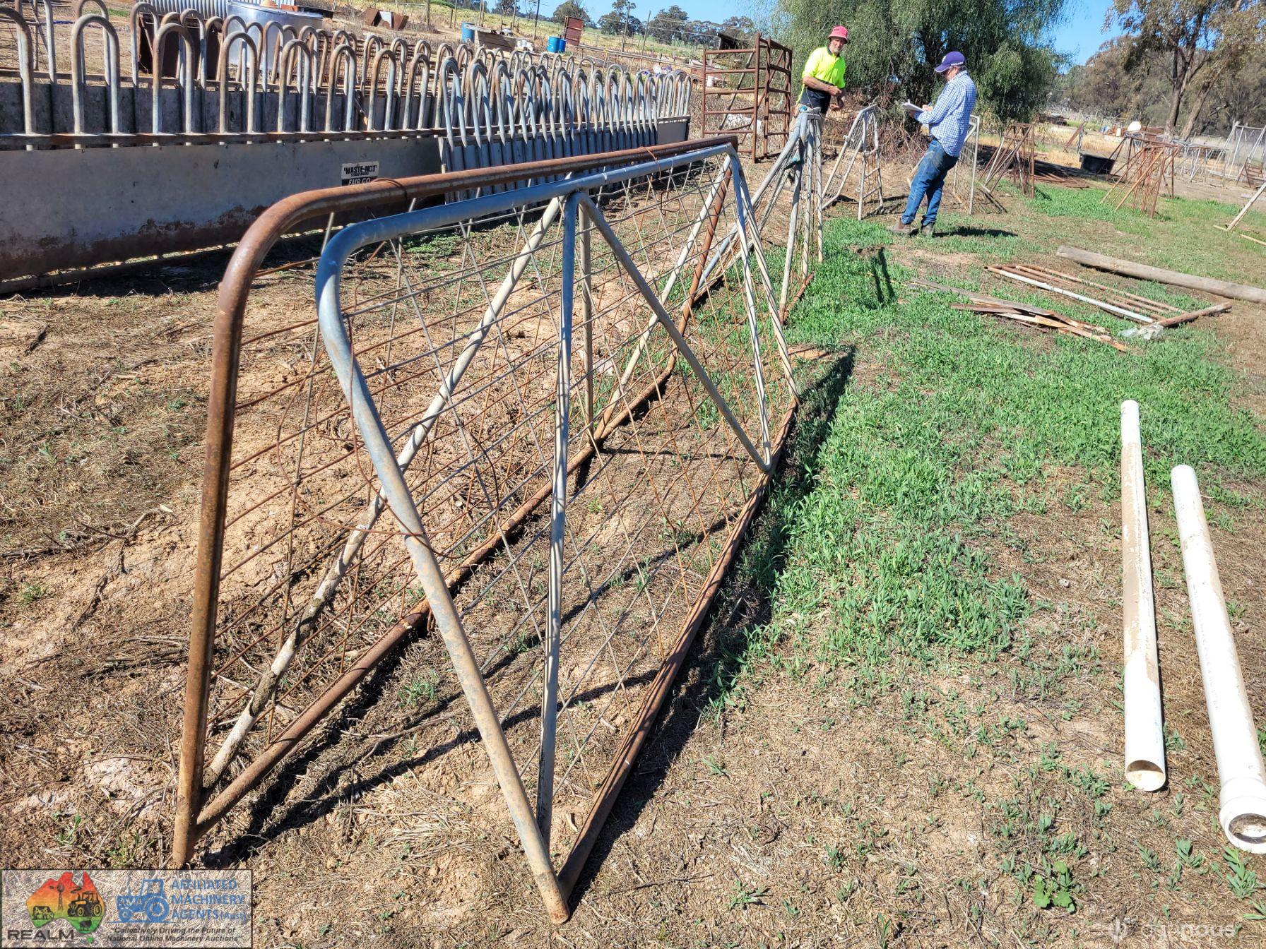 2x Weldmesh Farm Gates "A" (10ft & 11ft) - photo 2