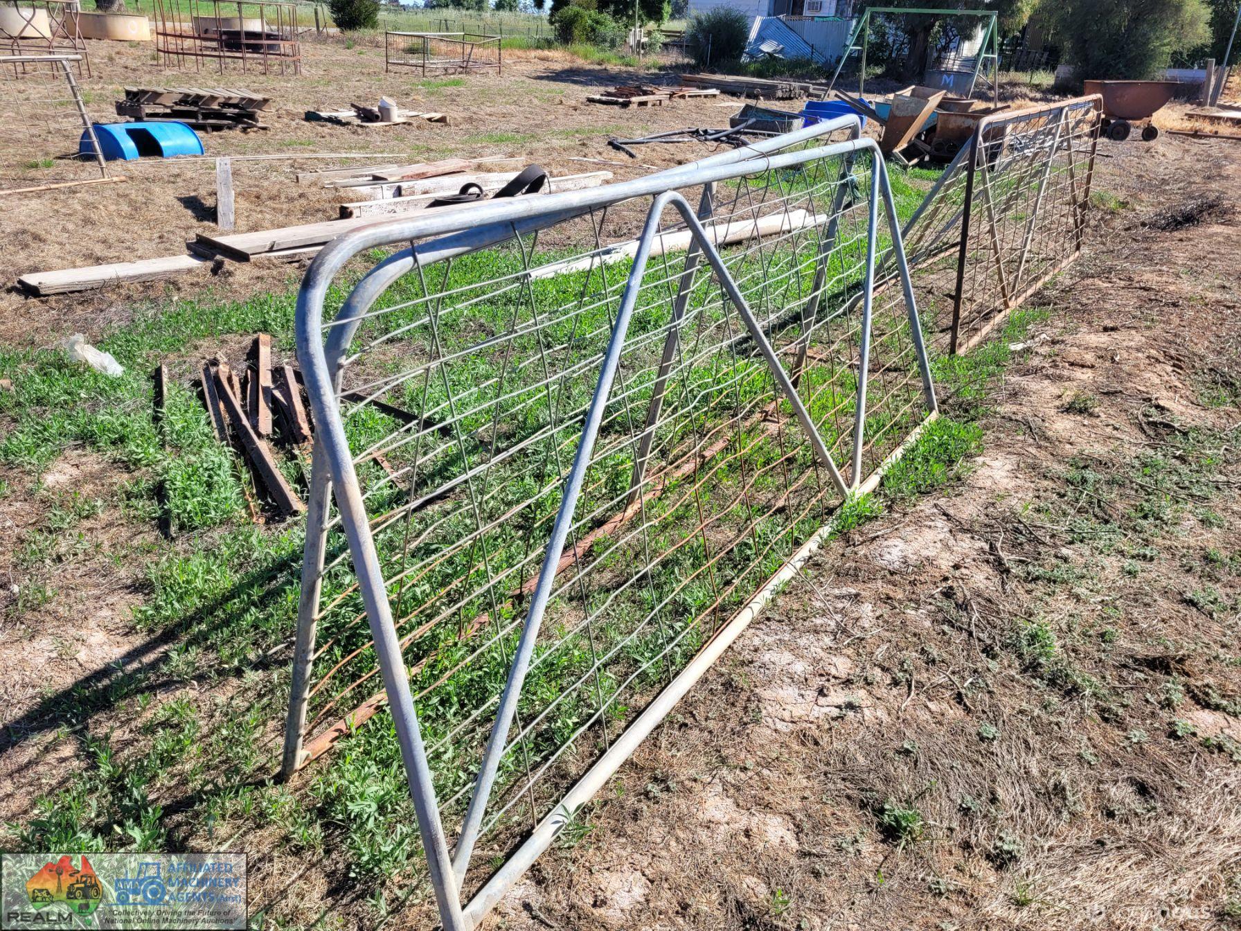 2x Weldmesh Farm Gates "B" (9ft)