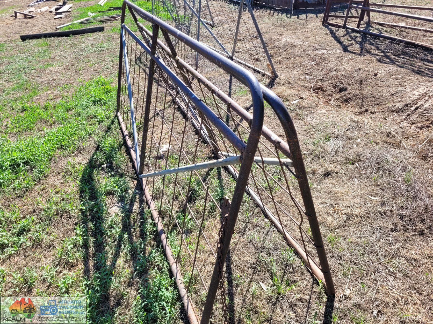 2x Weldmesh Farm Gates "E" (9ft)