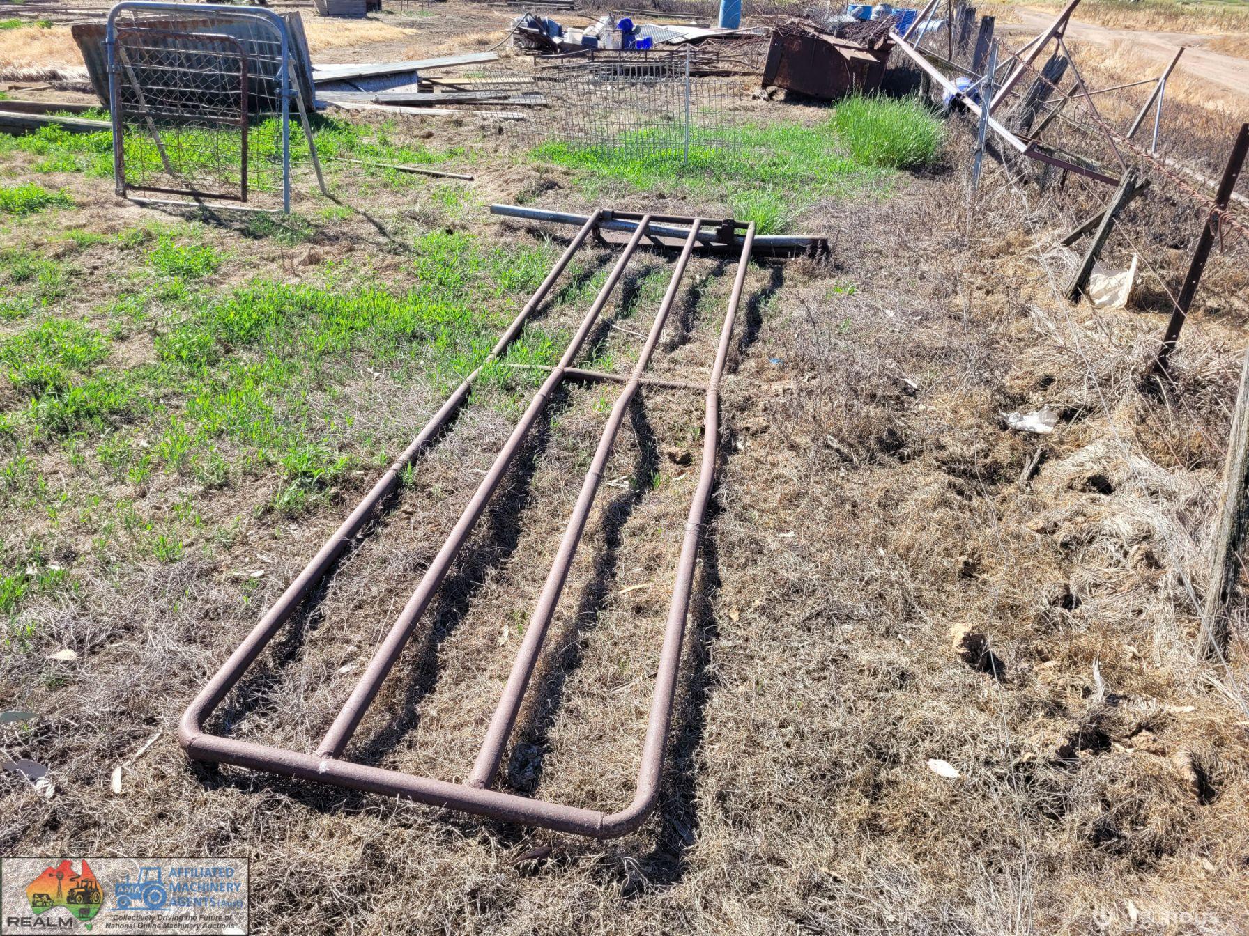 Cattle Yard Panel with Post (14ft x 3ft High)