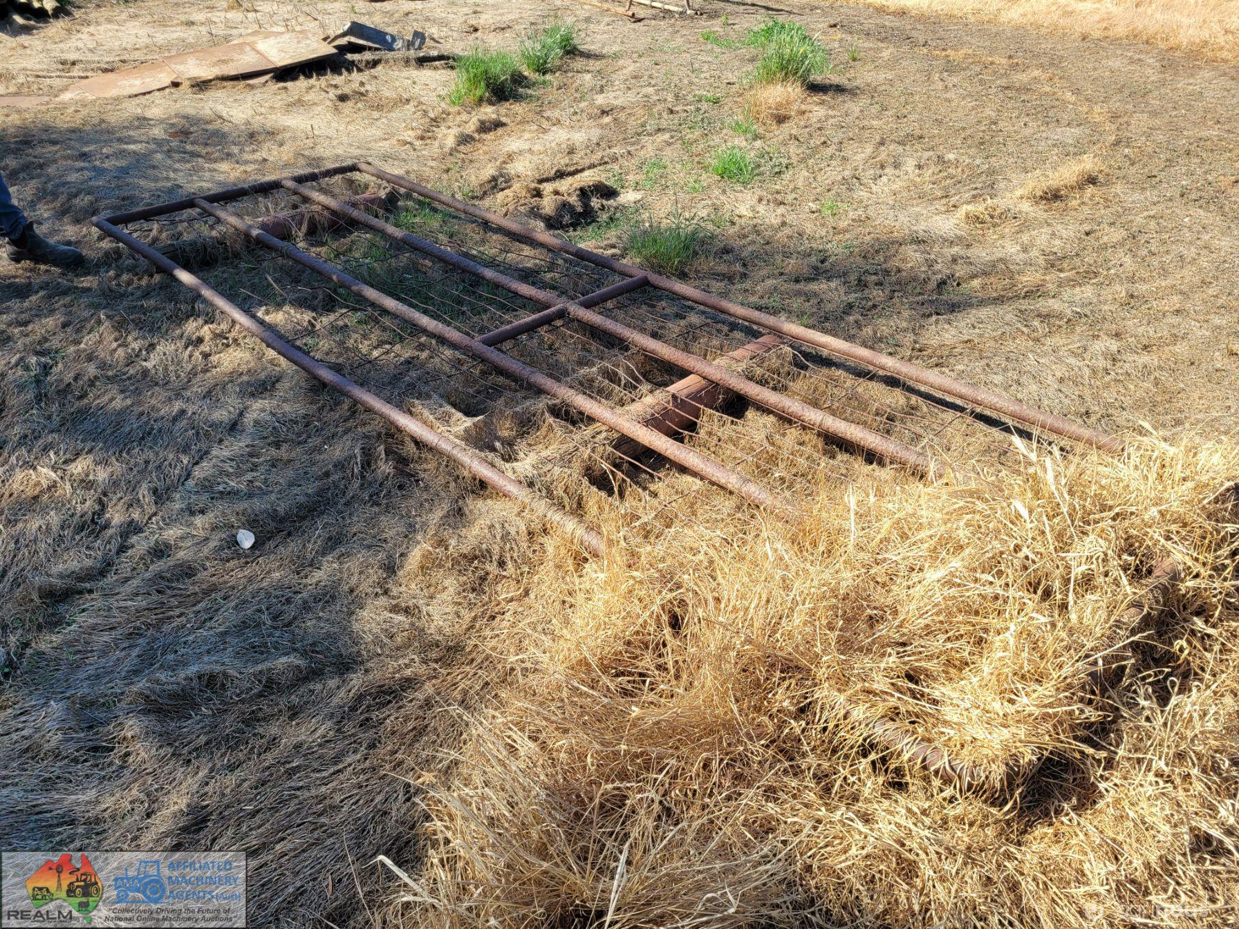 12ft Steel Cattle Yard Gate with Weldmesh - photo 2