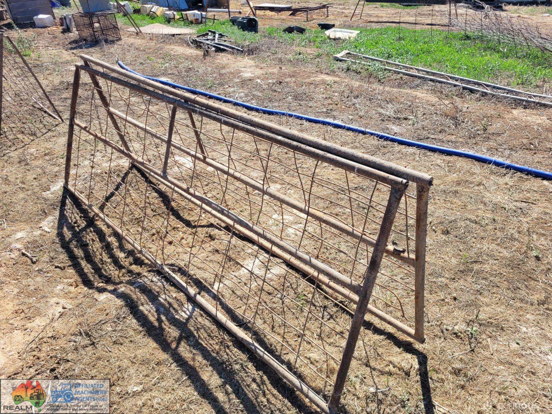 2x Weldmesh Panels "A" (2.6m x 900mm)