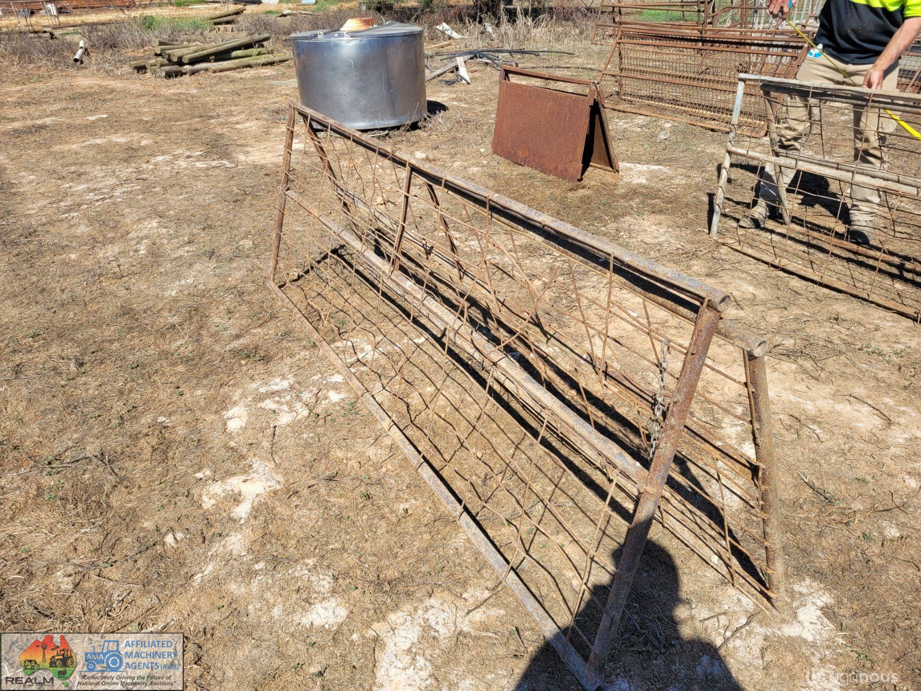 2x Weldmesh Panels "A" (2.6m x 900mm) - photo 2