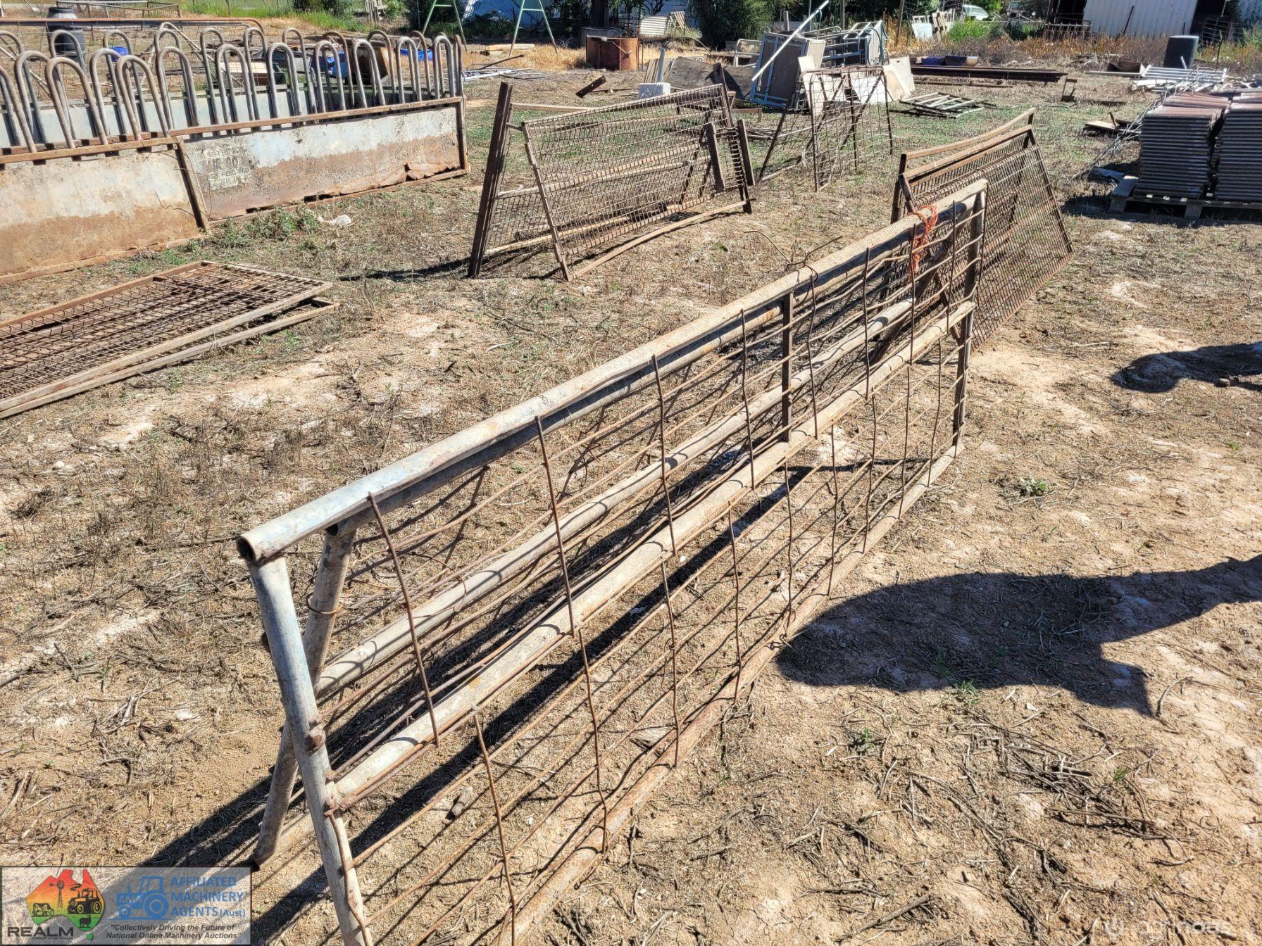 2x Weldmesh Panels "B" (2.6m x 900mm) - photo 2