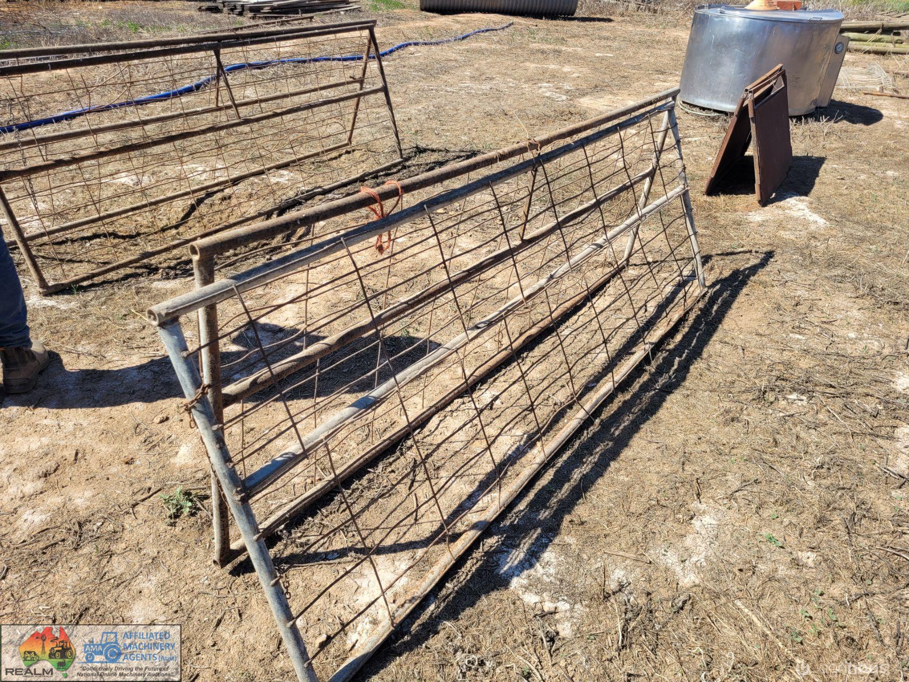 2x Weldmesh Panels "B" (2.6m x 900mm)