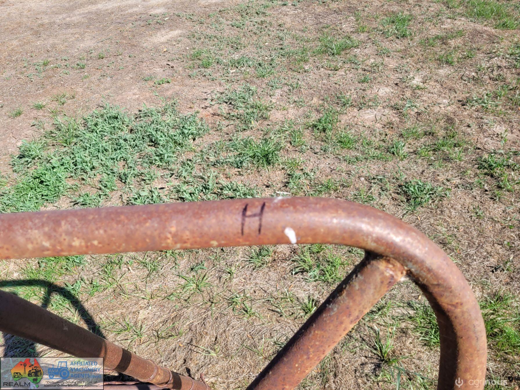2x Farm Gates "H" (12ft & 14ft) - photo 3