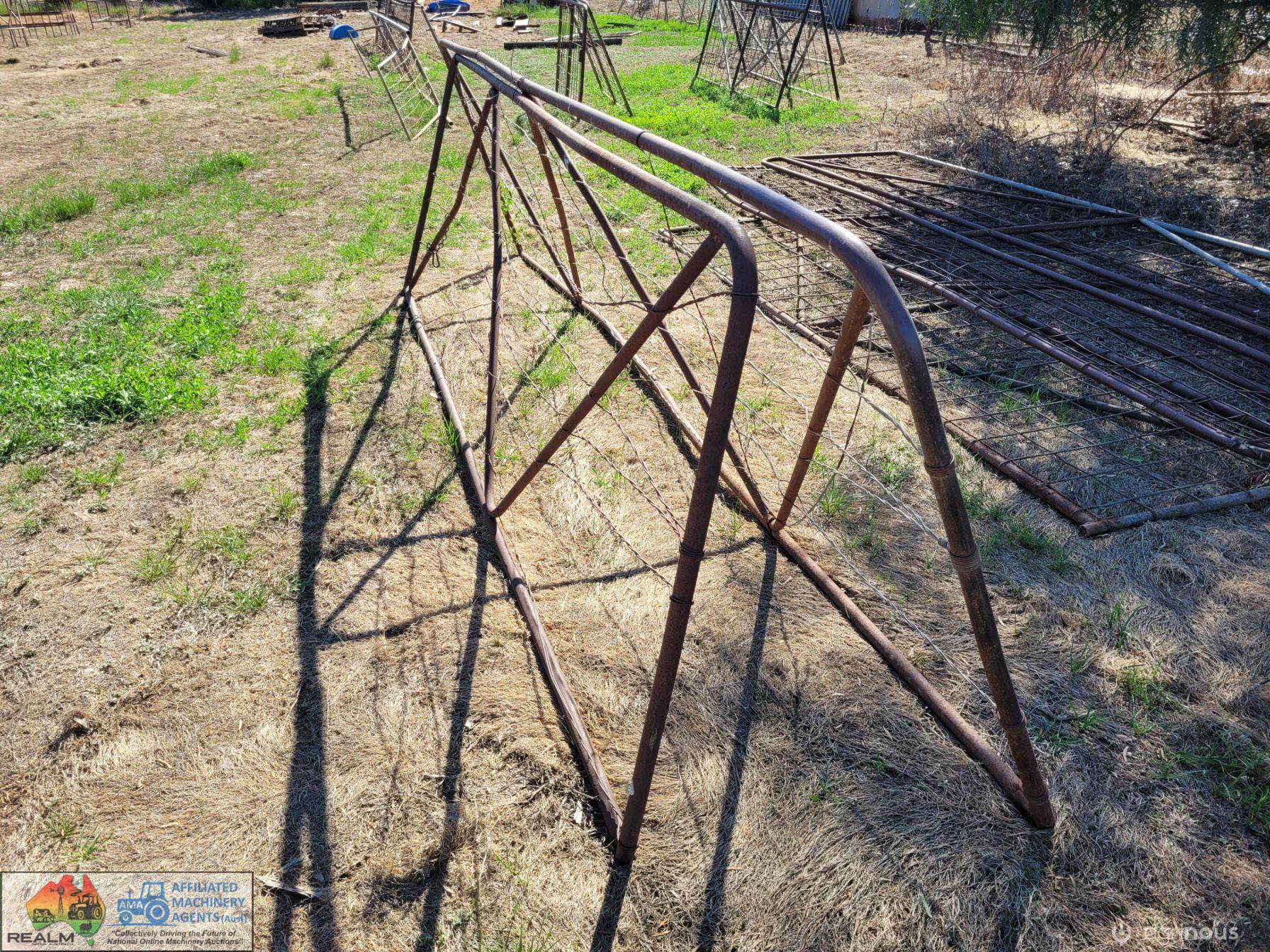 2x Farm Gates "H" (12ft & 14ft)