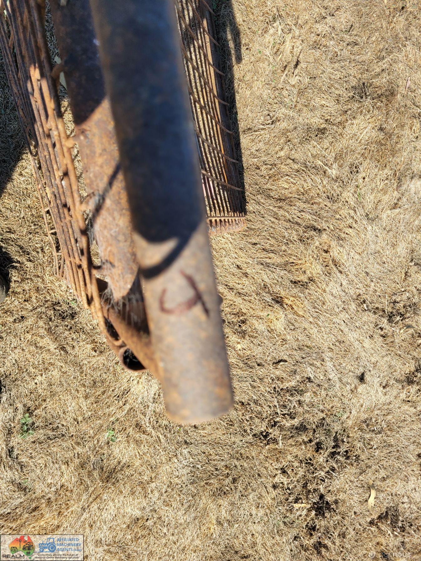 2x Weldmesh Farm Gates "J" (5'3" x 3'3" High) - photo 3