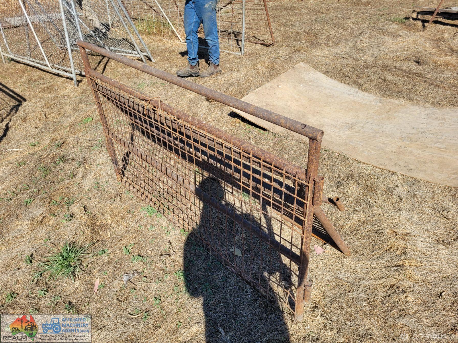 2x Weldmesh Farm Gates "J" (5'3" x 3'3" High) - photo 2