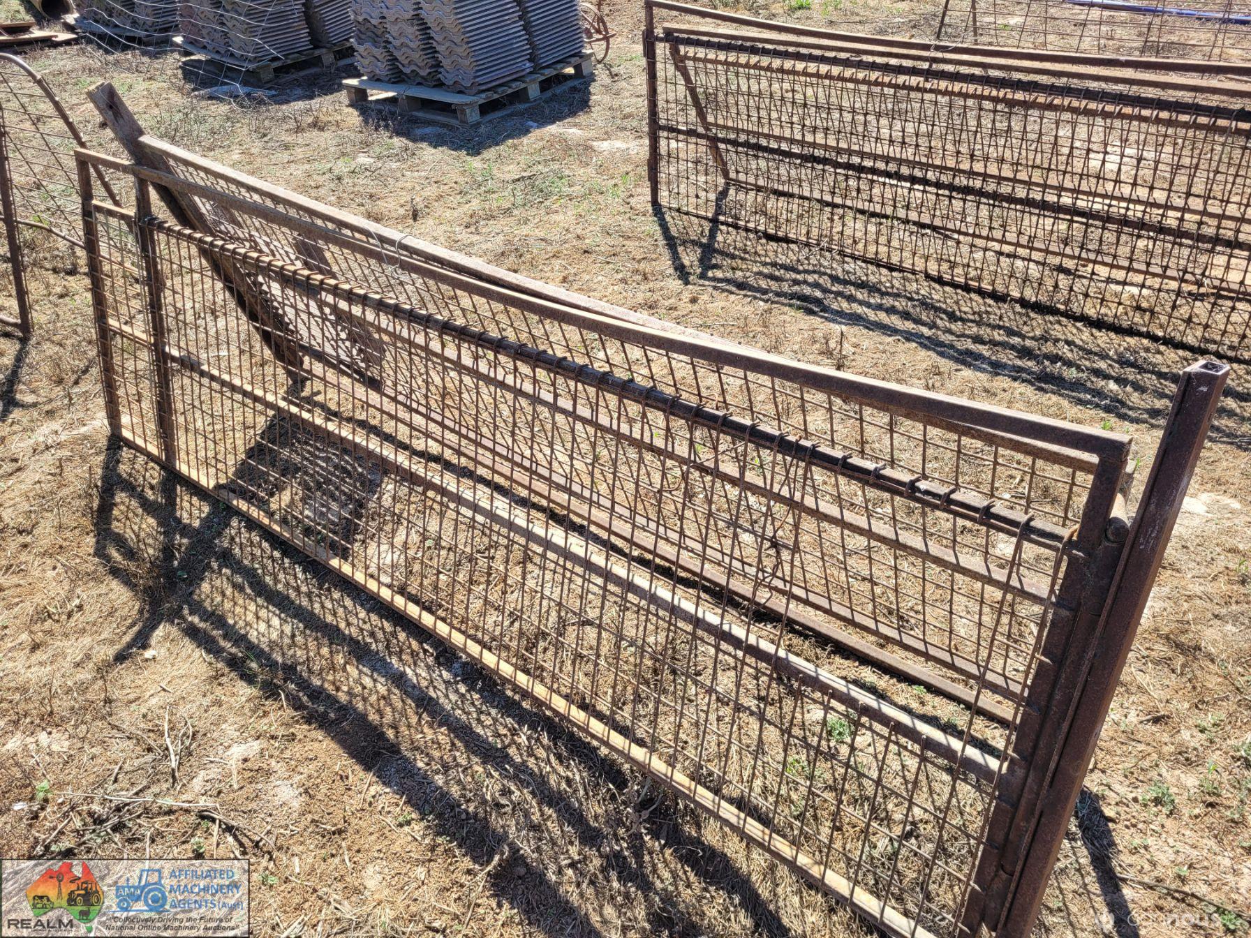 2x Weldmesh Panels "E" (2370 x 830) - photo 2