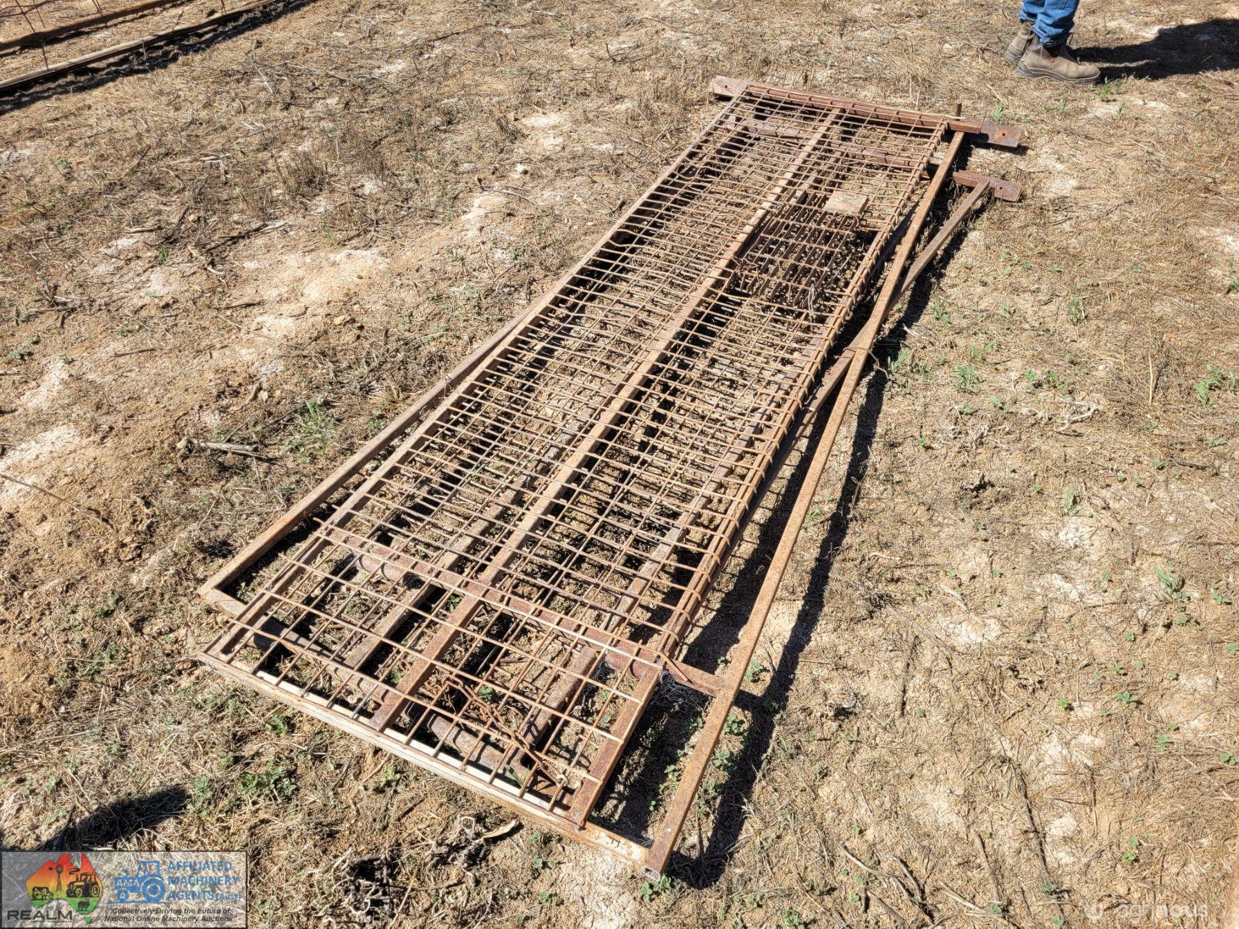 2x Weldmesh Panels "F" (2370 x 830)