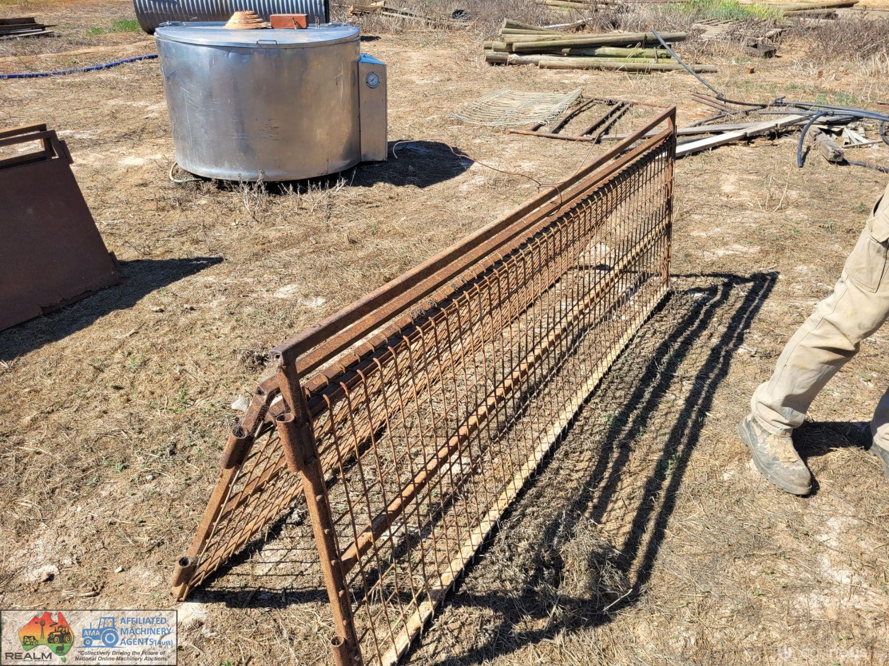 2x Weldmesh Panels "G" (2370 x 830)