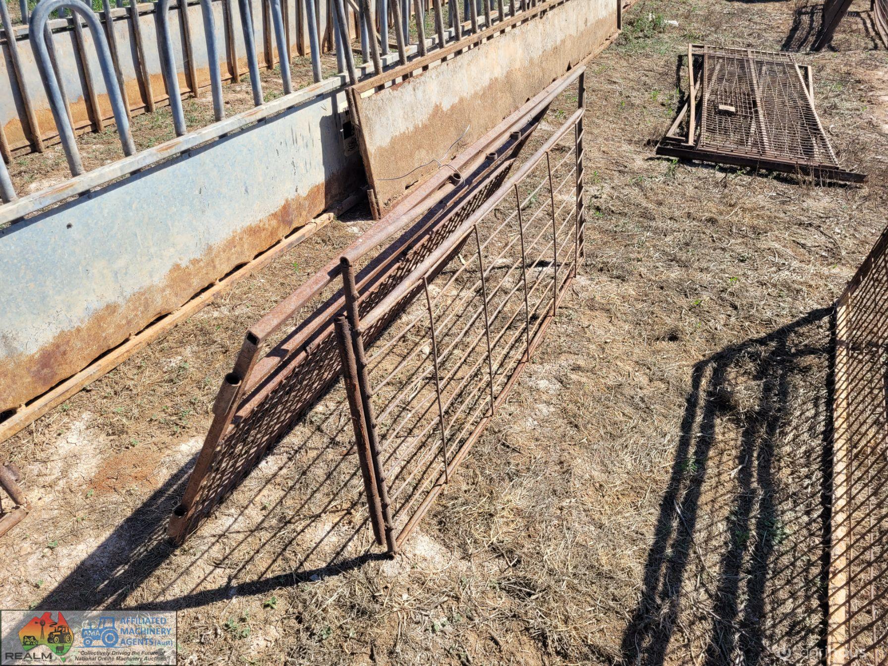 2x Weldmesh Panels "H" (1700 x 830) - photo 2