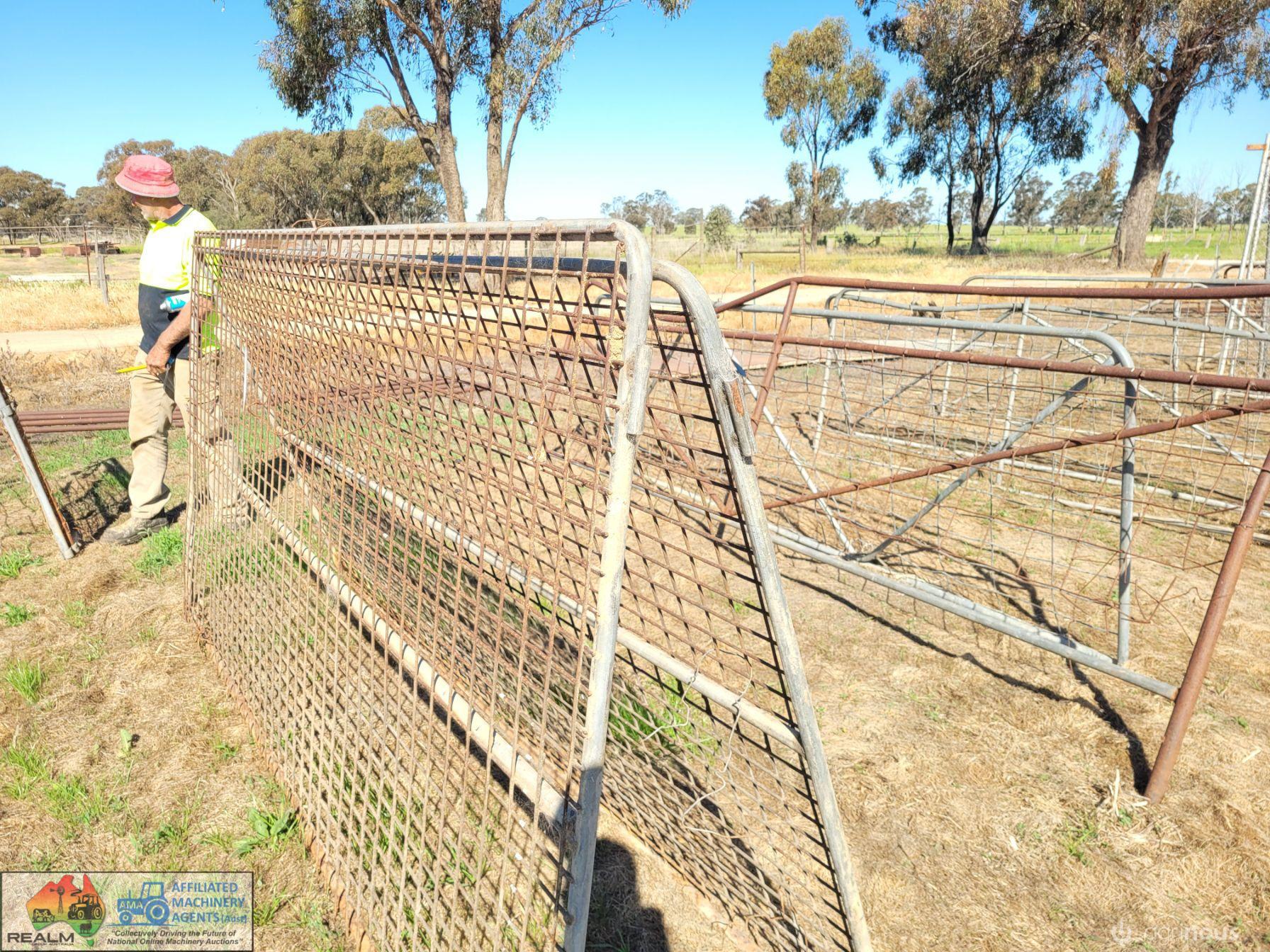 2x Weldmesh Dog Pen Panels (10ft x 5ft)