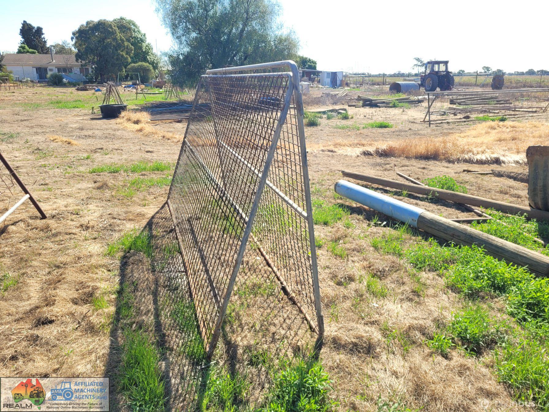 2x Weldmesh Dog Pen Panels (10ft x 5ft) - photo 2