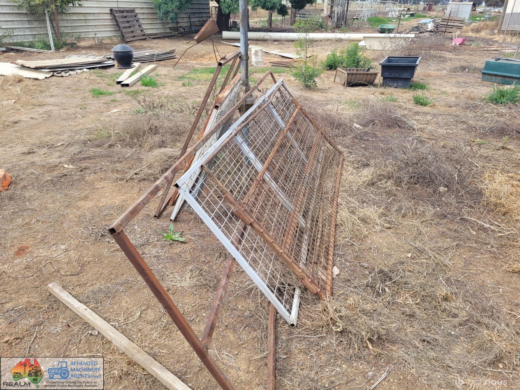 Assorted Panels & Gate Frames - photo 2