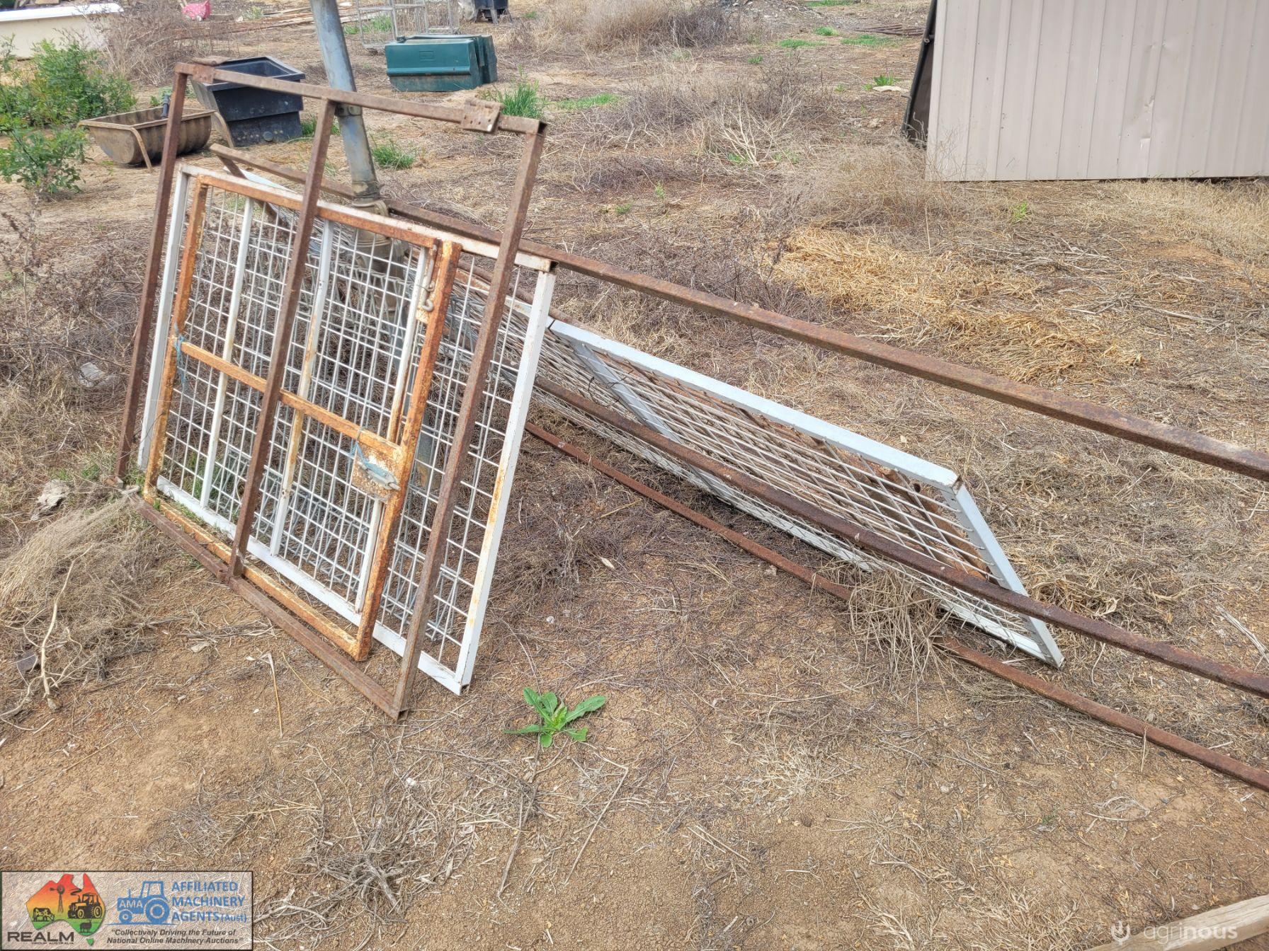 Assorted Panels & Gate Frames - photo 3