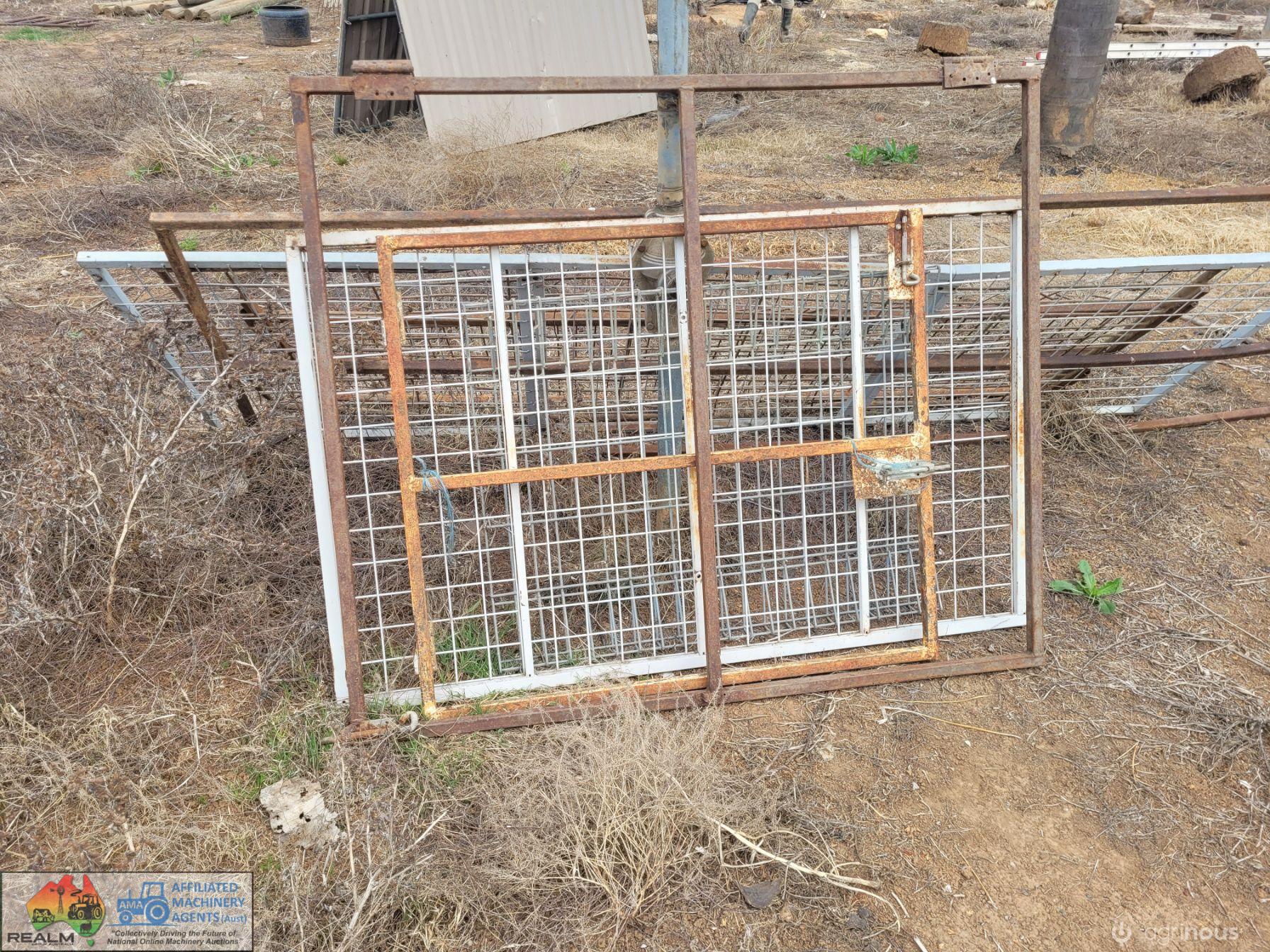 Assorted Panels & Gate Frames - photo 4